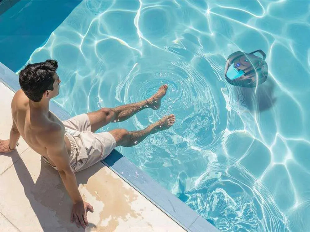 Robot de piscine à batterie GRE Moovo 90 sans fil avec autonomie 90 minutes, aspiration 5 m³/h, filtration 180 microns et nettoyage automatique du fond pour piscines jusqu’à 80 m².