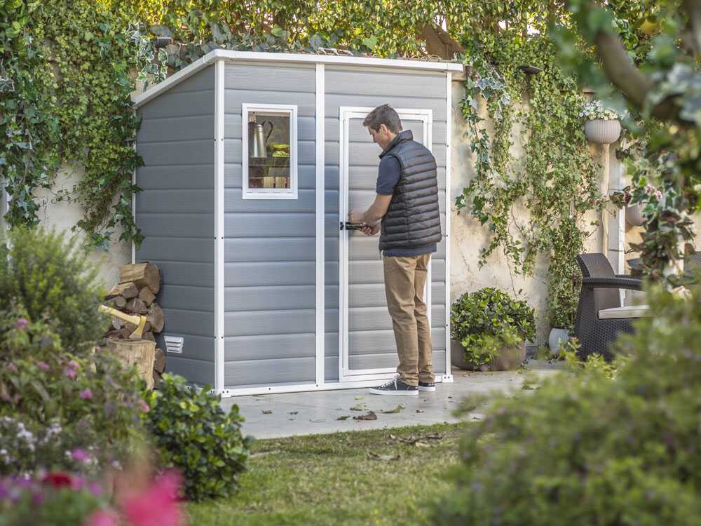 Abri de jardin - Keter Manor Pent gris -  Avec fenêtre frontale - 183.5x111x200.5 cm