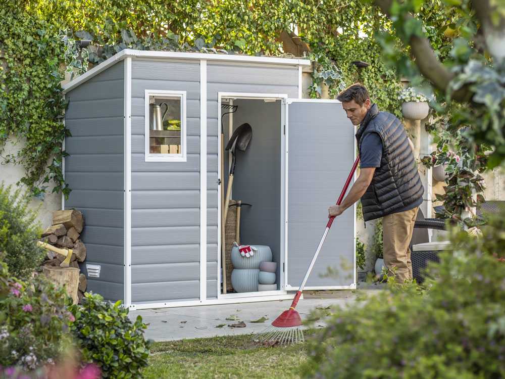 Abri de jardin - Keter Manor Pent gris -  Avec fenêtre frontale - 183.5x111x200.5 cm