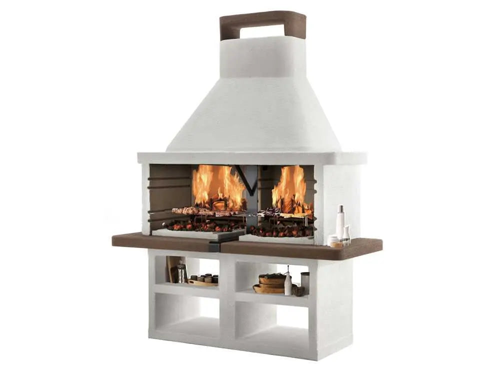 Barbecue à charbon et bois Palazzetti Argos avec double grille réglable, structure en ciment réfractaire, surface de cuisson 5040 cm² et hotte intégrée. Idéal pour jusqu’à 22 personnes.