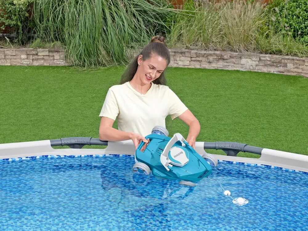 Robot nettoyeur piscine Bestway Aquatronix G200 sans fil avec autonomie 90 minutes, nettoyage automatique du fond, bac de récupération 3,5 L et compatibilité piscines hors-sol jusqu’à 50 m².