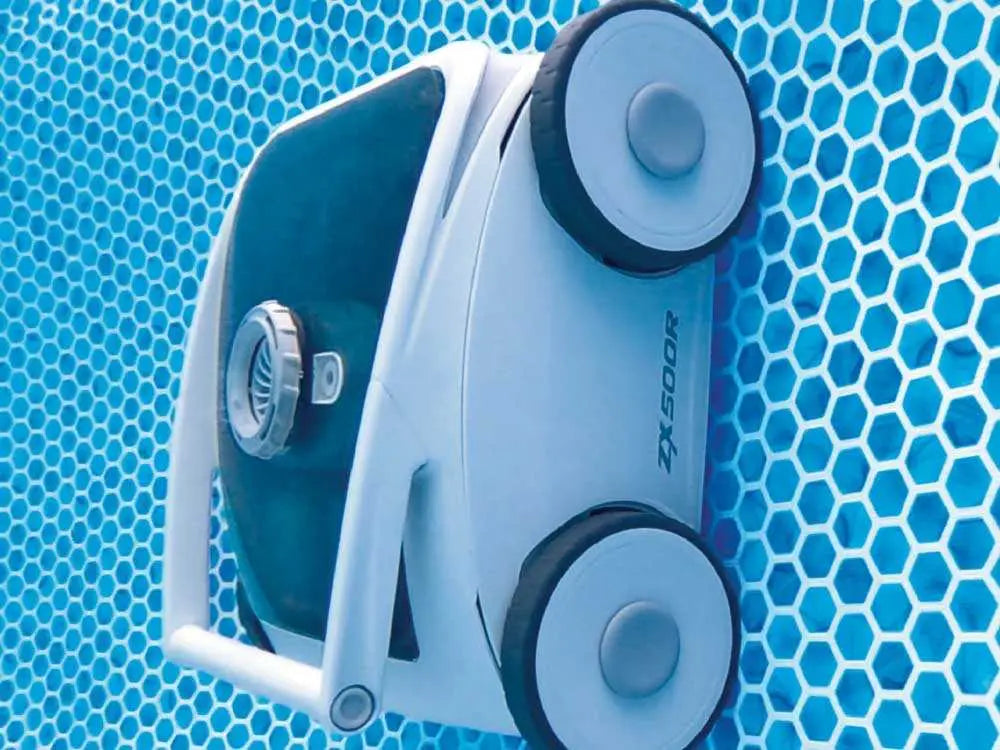 Robot nettoyeur piscine Intex ZX500R sans fil avec autonomie 120 minutes, nettoyage du fond et des parois, filtration 180 microns et compatibilité piscines jusqu’à 176 m². Rechargeable et autonome.