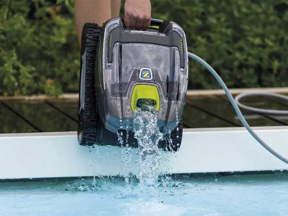 Robot nettoyeur électrique Zodiac GT 3220 Tornax avec aspiration cyclonique, nettoyage automatique du fond et des parois, filtre grande capacité et compatibilité piscines enterrées ou hors-sol rigides jusqu’à 8 x 4 m.