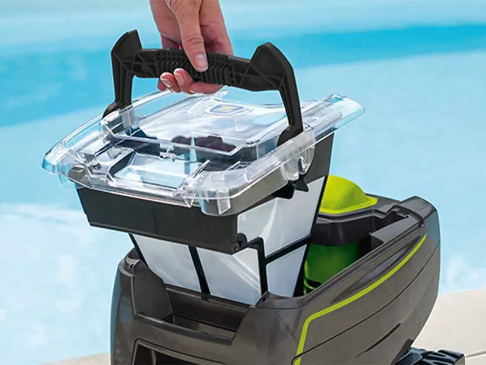 Robot nettoyeur électrique Zodiac GT 3220 Tornax avec aspiration cyclonique, nettoyage automatique du fond et des parois, filtre grande capacité et compatibilité piscines enterrées ou hors-sol rigides jusqu’à 8 x 4 m.